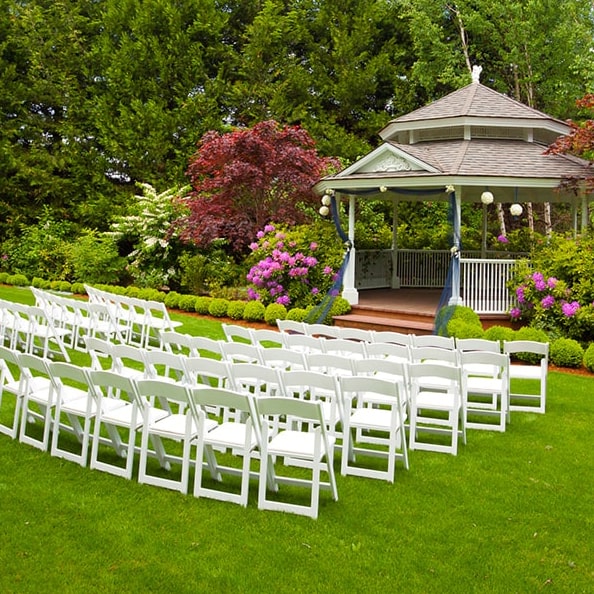 our wedding & event trailers come with customizable décor options and entertainment systems